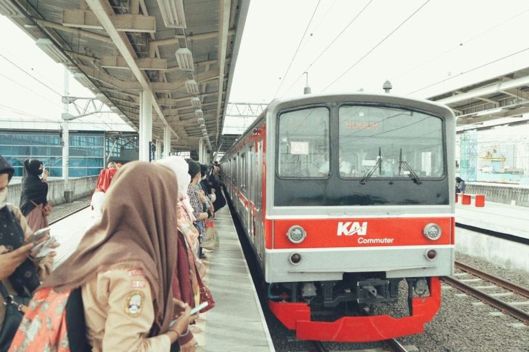 Berburu Kuliner Legendaris Di Sekitar Stasiun Kereta Petualangan Rasa Yang Tak Terlupakan