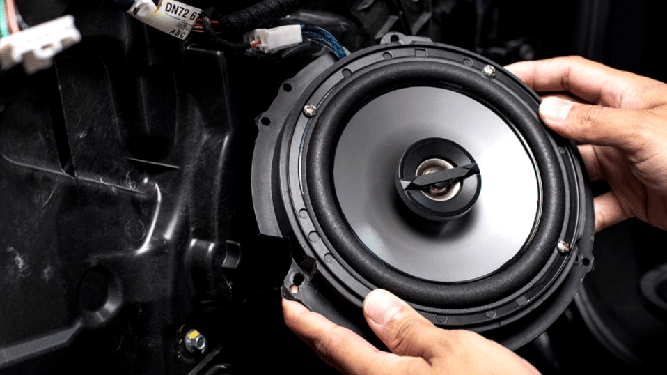 Rahasia Sensasi Audio Kenapa Suara Midbass Audio Mobil Terdengar Ketukan Di Pintu
